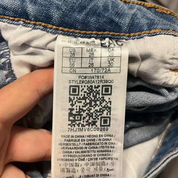 Guess Jeans - Picture 5 of 7